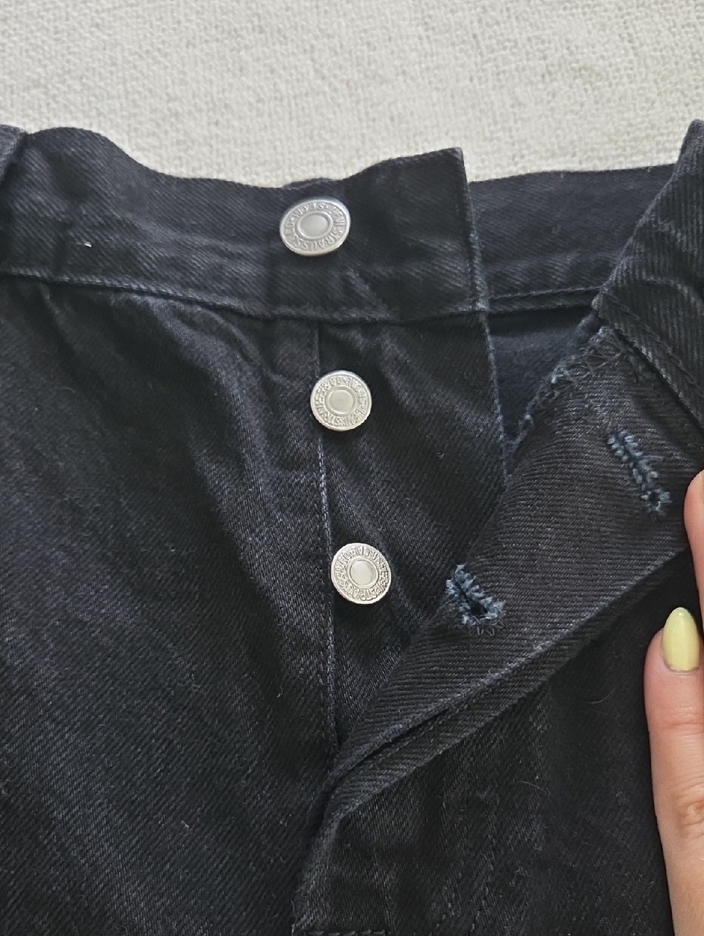 Levi's Black Denim Shorts with Floral Embroidery Size 29 - Picture 2 of 8